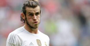 Галакси преговаря за Бейл