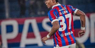 Ман Юнайтед преговаря за парагваец