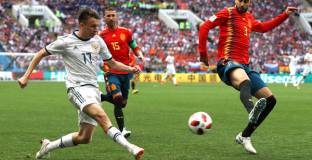 Бивш съдия на ФИФА: Имаше основания за дузпа, но съдията взе вярното решение 