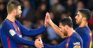 Играчите на Барса са недоволни от привилегиите на Меси, Пике и Суарес