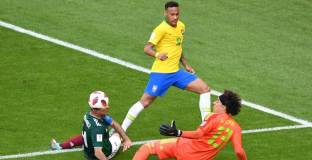 Пестелива Бразилия се справи с Мексико и отива на 1/4-финал