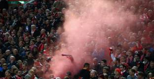 Фенове на Ливърпул пострадаха в Рим