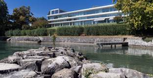 УЕФА разреши на Барса и Милан да играят извън Европа