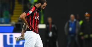 Късна победа за Милан, Игуаин се контузи - пропуска мача с Бетис