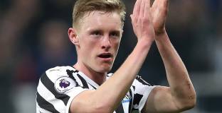 Лонгстаф е съсредоточен върху Нюкасъл