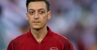 Директор на Арсенал обясни защо Йозил не играе 