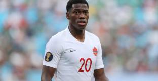 Ливърпул се насочи към канадски нападател 