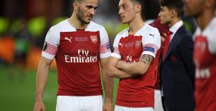 Йозил и Колашинац могат да пропуснат още няколко мача