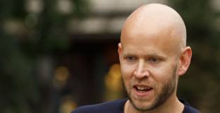 Даниел Ек може да закупи Арсенал в близките дни