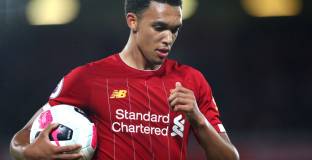 Александър-Арнолд влезе в Книгата на рекордите на Гинес