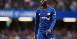 Томори подписа нов договор с Челси