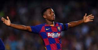  Фати ще продължи тренировки с първия отбор на Барселона