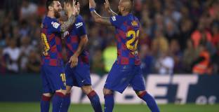 Барселона разгроми Севиля в мач с два червени картона