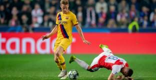 Барса се измъкна в Прага