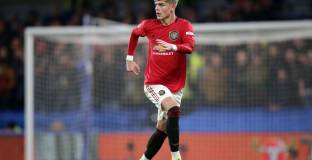 Юнайтед размисли относно левия защитник