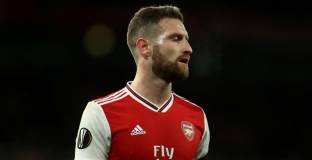 Мустафи смени агента си