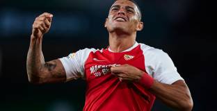 Ливърпул преговаря с бразилски защитник