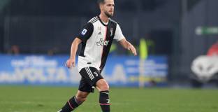 Барселона има време до края на юни за Пянич