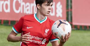 Ливърпул подписа с възпитаник 