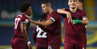 Лийдс - Уувърхемптън 0:1 