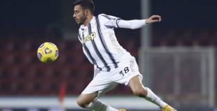 Аталанта наема защитник на Ювентус