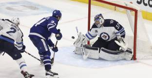 Айлъндърс със седми пореден успех