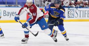 Колорадо е в плейофите, Торонто спря лошата серия 