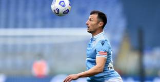 Лацио продължи с Раду