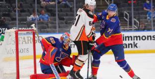 Уинипег разгроми Калгари, Аризона с трета поредна загуба