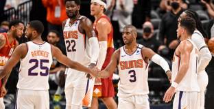 Финикс спечели серията, Милуоки изравни