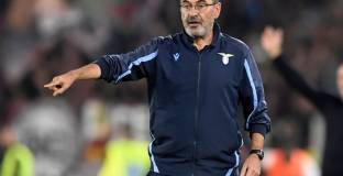 Лацио ще продължи със Сари