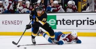  Колорадо загуби от Бостън, победи за Каролина и Калгари