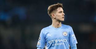 Хетрик на МакАти, осем за Сити 