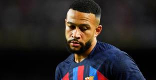 Ман Юнайтед с оферта за Депай