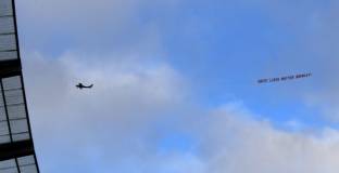 Уволниха фена на Бърнли