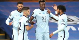 В Англия решиха да помогнат на манчестърските отбори и Челси 