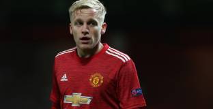 Де Бур: Ван де Бек да погледне към Испания