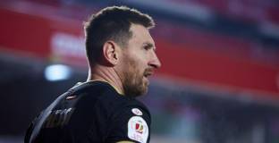 Барса реже заплатата на Меси, за да подпише с Холанд