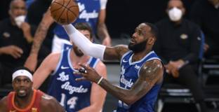 Лейкърс победи Денвър, Филаделфия отстъпи на Портланд