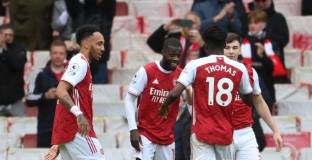 Арсенал преговаря за халф на Андерлехт 