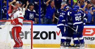 Тампа надви Каролина в зрелищен мач, Айлъндърс изравни