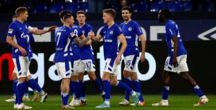 Шалке04 премахна логото на „Газпром” от фланелките