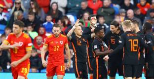   Белгия вкара шест на Полша, Нидерландия победи Уелс 