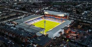 Палас у дома ще надвие Ман Юнайтед