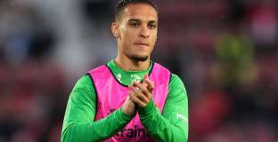 Бранител на Бетис си пожела Антони отново