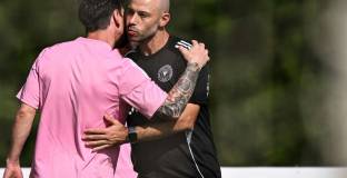 Меси отново тренира