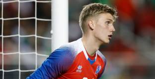 Арсенал подписа с исландски вратар