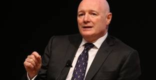 Кениън възобновява преговорите за покупка на Нюкасъл