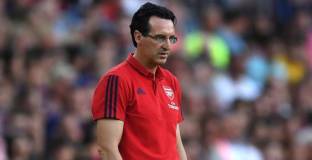 Емери гони Мустафи и Елнени от Арсенал