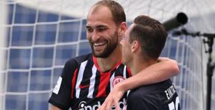 Тотнъм хвърли око на Бас Дост